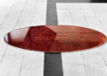 Sabrina Fernandez Casas, Rouge Mars, Projection vidéo (1’47’’), plateau en cuivre, oxyde de fer, eau, 180x98x1cm